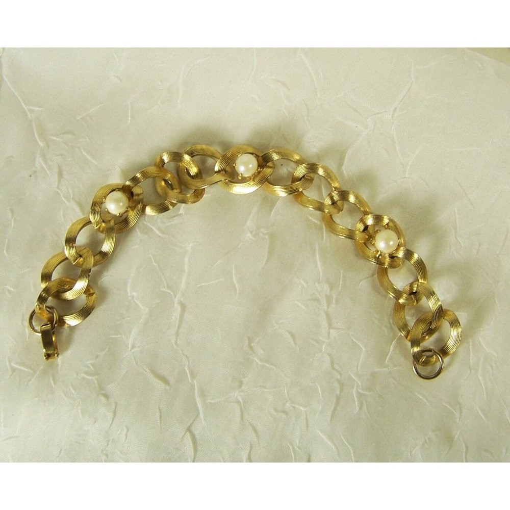 Gold Tone Bracelet Links Faux Pearls Fold Over Clasp Vintage 7 1/4" Unmarked